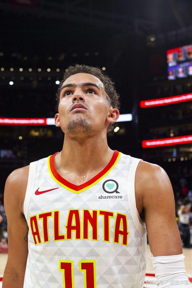 米兰官方欢迎里贝里造访米兰内洛，并发布其与迈尼昂合影（米兰官方晒照：里贝里做客米兰内洛，与迈尼昂同框）