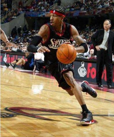 同病相怜！老鹰中锋弗洛林过去几个月一直在与塔图姆交流康复经验（惺惺相惜！老鹰中锋弗洛林近几个月持续与塔图姆交流康复心得）