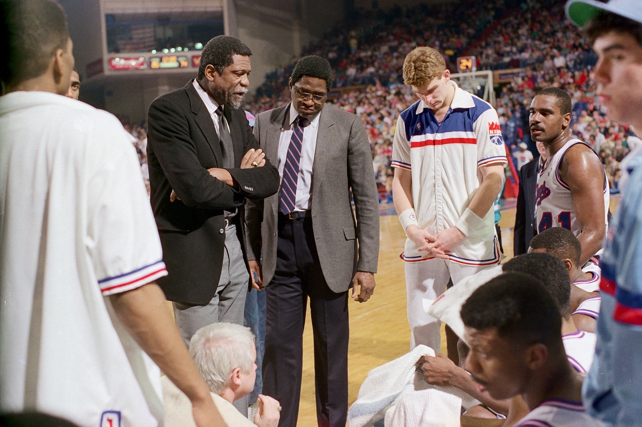 特尔施特根社媒晒恢复训练照片：很高兴归队（特尔施特根社媒晒康复训练照：喜迎归队）